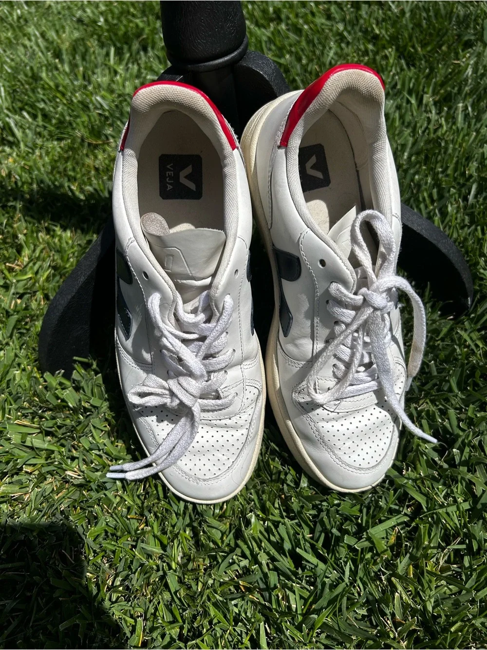 Veja V-10 Low Top White Nautico Pekin Sneakers